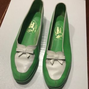 Belgian Unique Green & White Loafers Sz 5